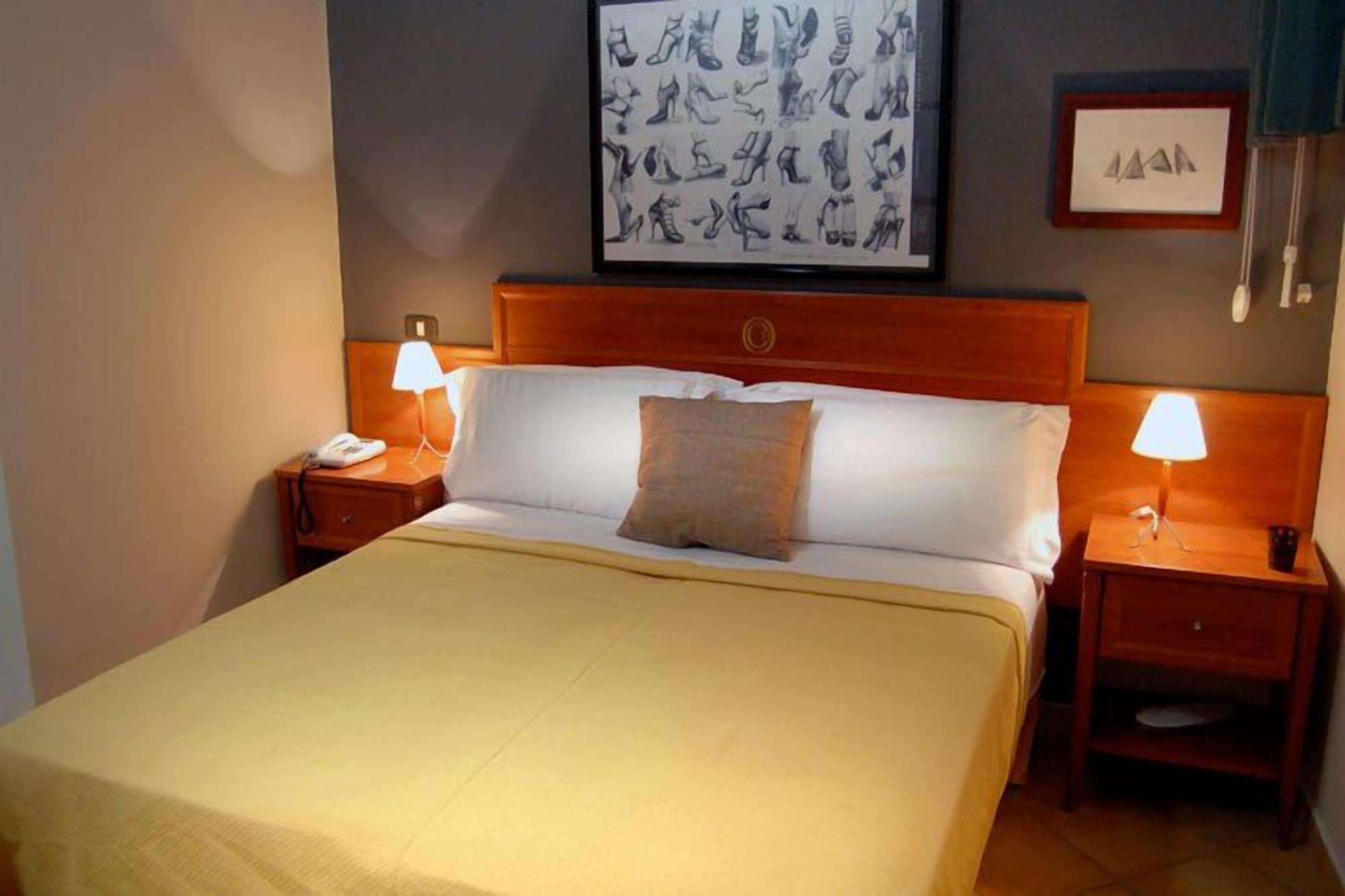 Caravaggio Hotel Napoli Esterno foto