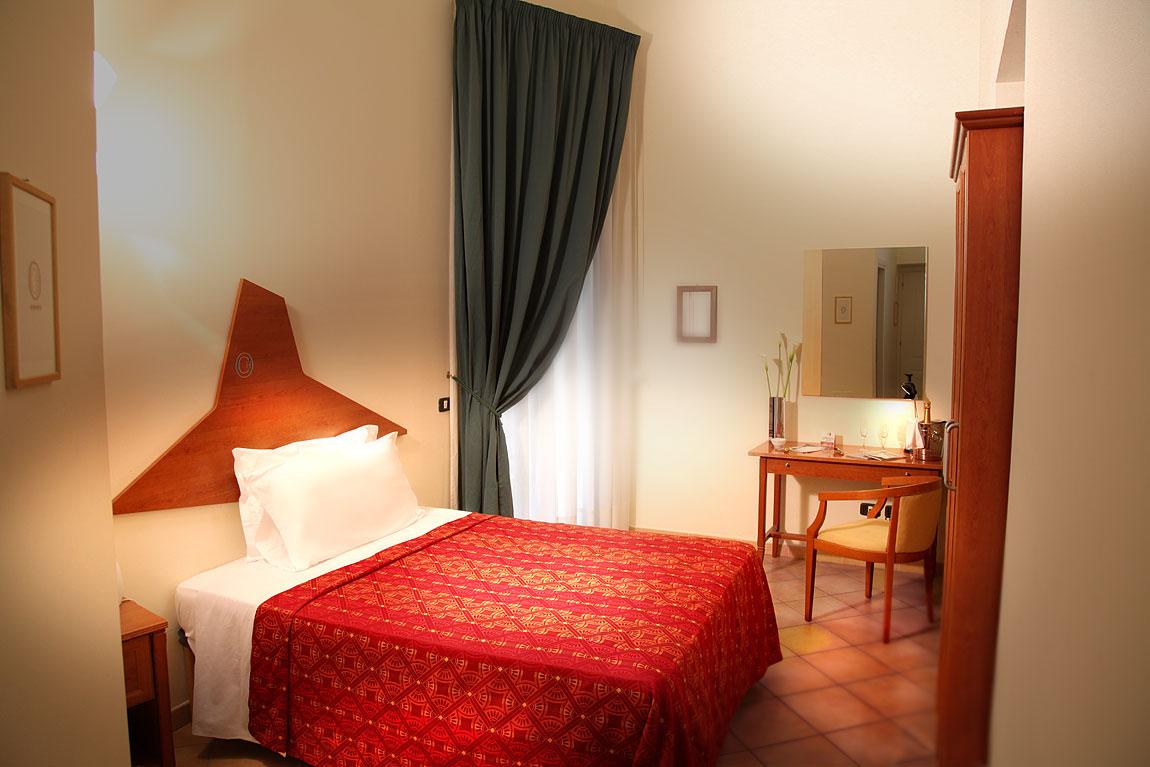 Caravaggio Hotel Napoli Esterno foto