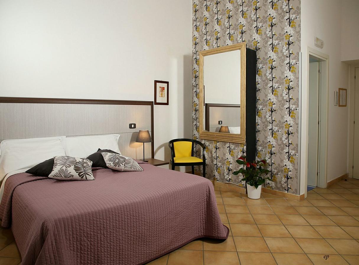 Caravaggio Hotel Napoli Esterno foto